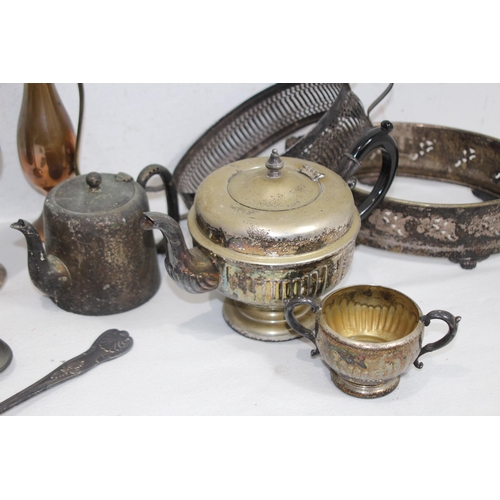 545 - BOX OF PLATED WARE