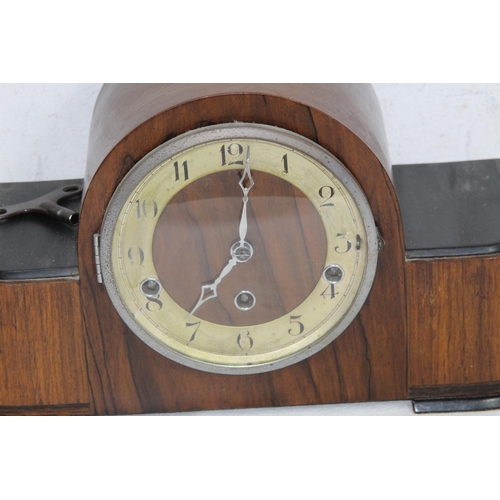 546 - QUANTITY OF CLOCKS x3 AND BAROMETER