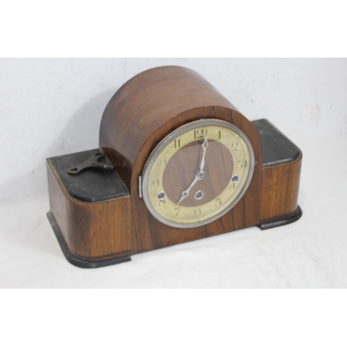 546 - QUANTITY OF CLOCKS x3 AND BAROMETER