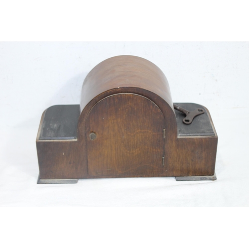 546 - QUANTITY OF CLOCKS x3 AND BAROMETER
