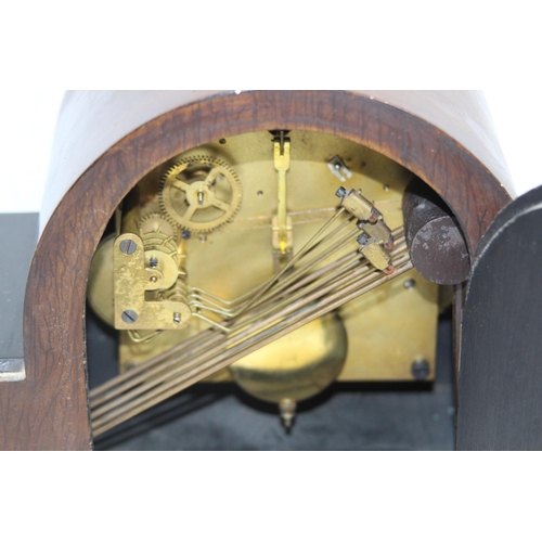 546 - QUANTITY OF CLOCKS x3 AND BAROMETER
