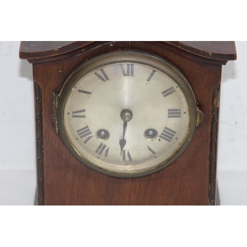 546 - QUANTITY OF CLOCKS x3 AND BAROMETER