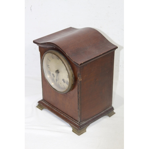 546 - QUANTITY OF CLOCKS x3 AND BAROMETER