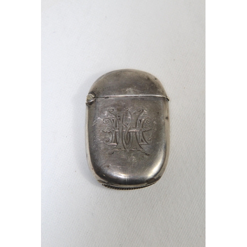 Lot 1121      