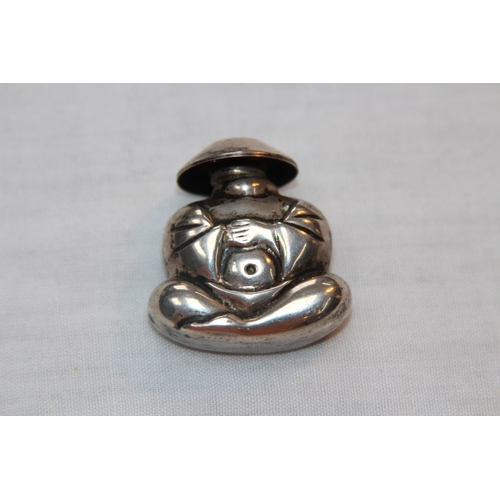 1131 - NOVELTY SILVER PERFUME BOTTLE WITH INTEGRAL DAPPER IN THE FORM OF A CHINESE BUDDA - 14G