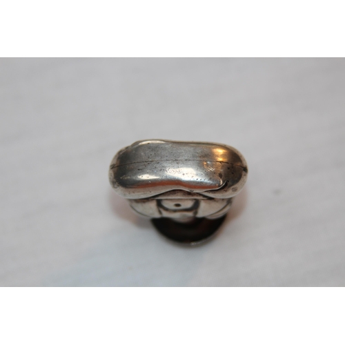 1131 - NOVELTY SILVER PERFUME BOTTLE WITH INTEGRAL DAPPER IN THE FORM OF A CHINESE BUDDA - 14G