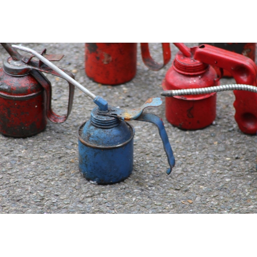 555 - 10 X VINTAGE OIL CANS