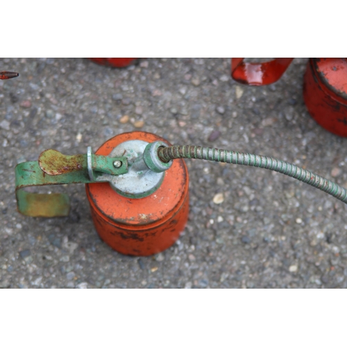 555 - 10 X VINTAGE OIL CANS