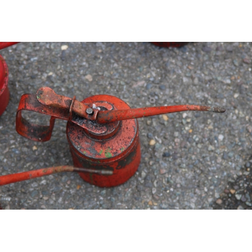555 - 10 X VINTAGE OIL CANS