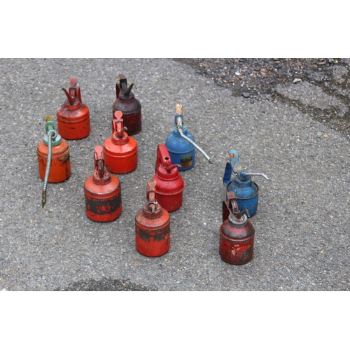 555 - 10 X VINTAGE OIL CANS