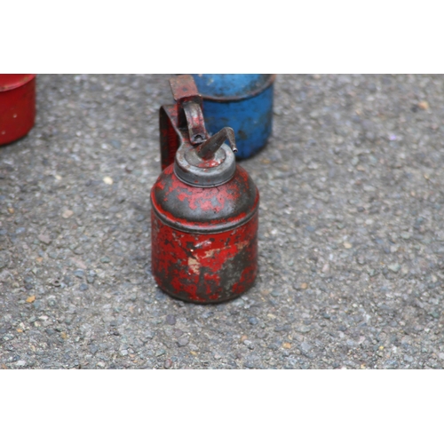 555 - 10 X VINTAGE OIL CANS