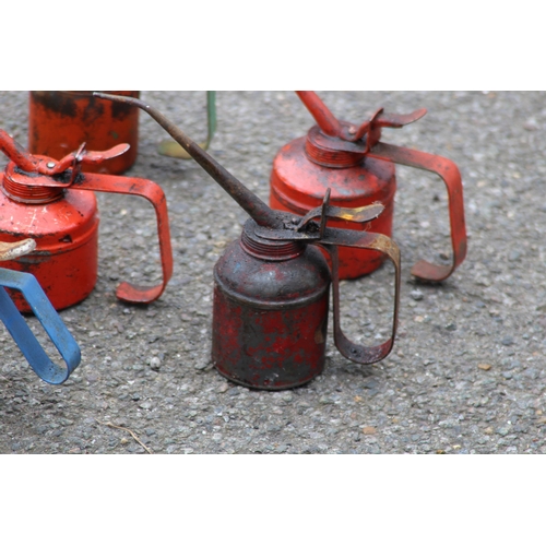 555 - 10 X VINTAGE OIL CANS