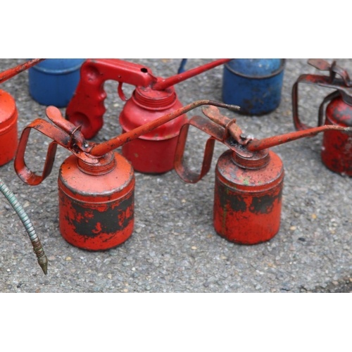 555 - 10 X VINTAGE OIL CANS
