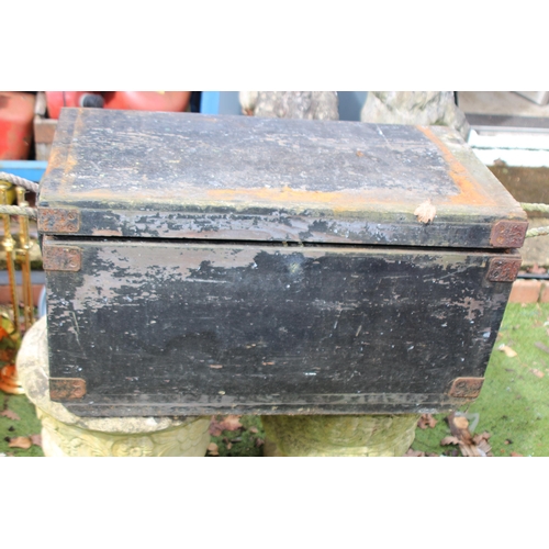 558 - VINTAGE  TOOL BOX AND CONTENTS