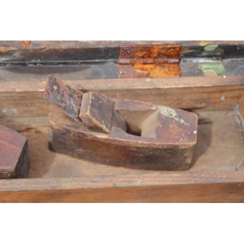 558 - VINTAGE  TOOL BOX AND CONTENTS