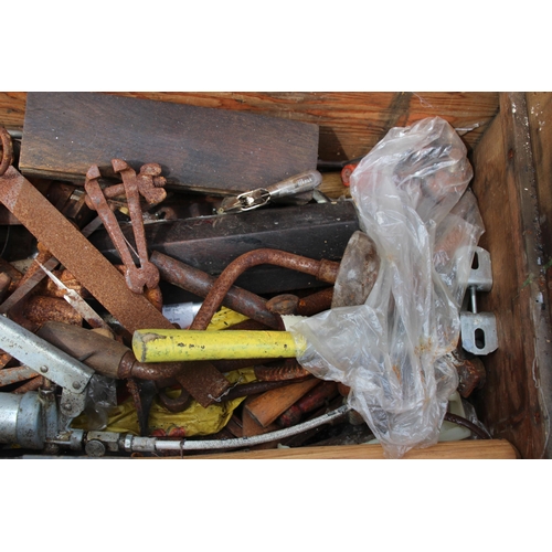 558 - VINTAGE  TOOL BOX AND CONTENTS