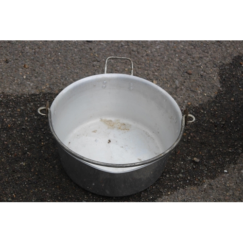 559 - QUANTITY OF GALVANISED