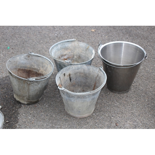 559 - QUANTITY OF GALVANISED