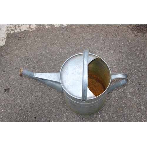559 - QUANTITY OF GALVANISED