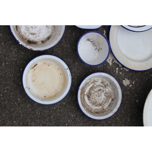 560 - QUANTITY OF ENAMEL