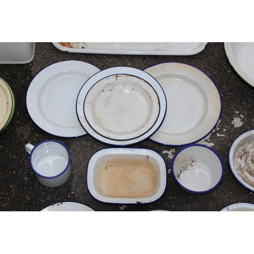 560 - QUANTITY OF ENAMEL
