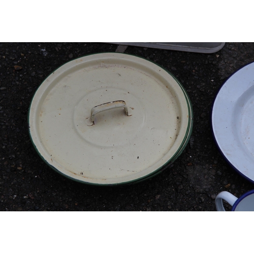 560 - QUANTITY OF ENAMEL