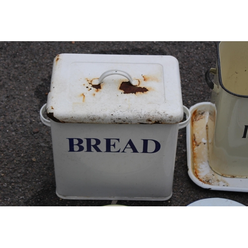 560 - QUANTITY OF ENAMEL