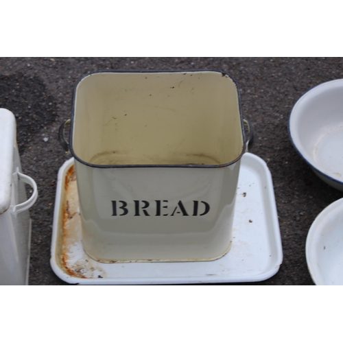 560 - QUANTITY OF ENAMEL
