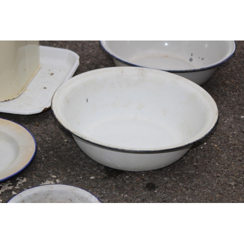560 - QUANTITY OF ENAMEL