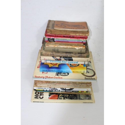 563 - QUANTITY OF MOTORBIKE BOOKS