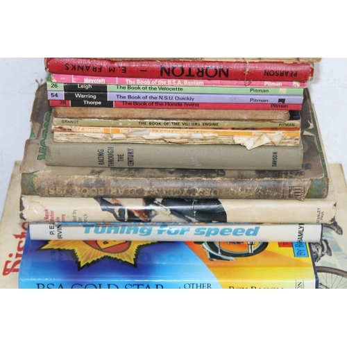 563 - QUANTITY OF MOTORBIKE BOOKS