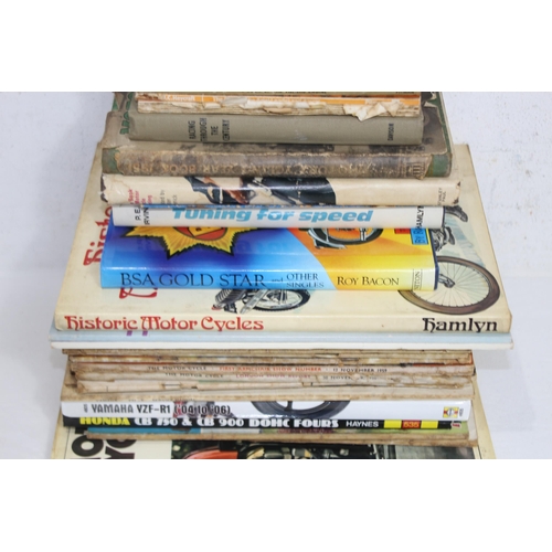 563 - QUANTITY OF MOTORBIKE BOOKS