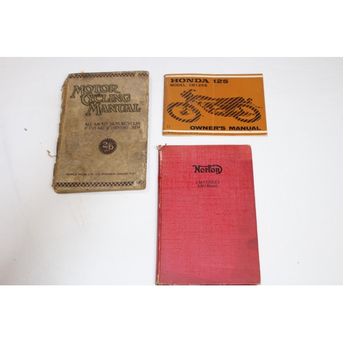 563 - QUANTITY OF MOTORBIKE BOOKS