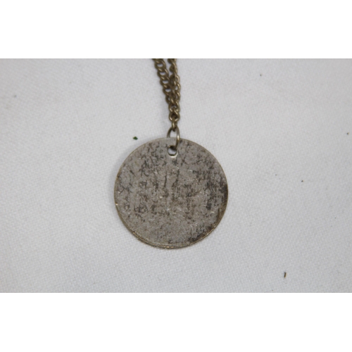 774 - SELECTION OF WWII MEDALS AND OTHER PIECES x8