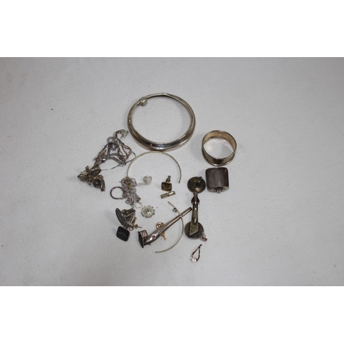 1073 - QUANTITY OF SCRAP SILVER - 117.35G