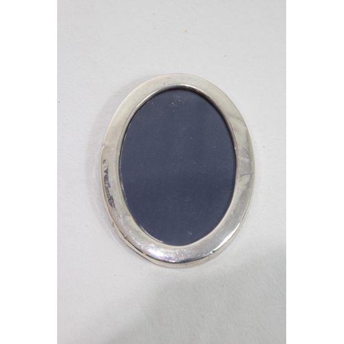 1074 - SILVER PICTURE FRAME - SHEFFIELD 1989
17 X 13CM