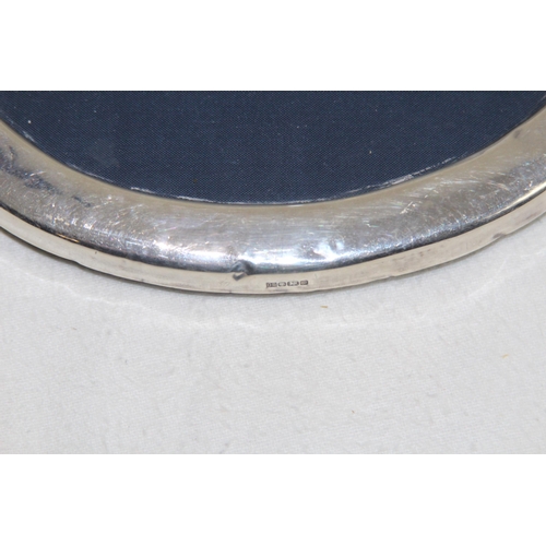 1074 - SILVER PICTURE FRAME - SHEFFIELD 1989
17 X 13CM