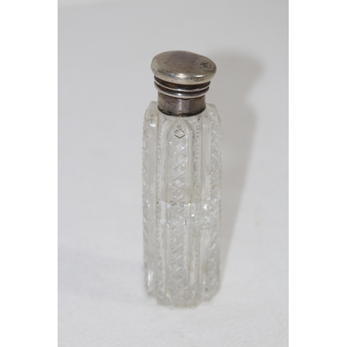1076 - SILVER TOP PIN DISH AND SILVER TOP SCENT BOTTLE A/F - 10G SILVER ONLY - DISH IS BIRMINGHAM 1907 - CL... 