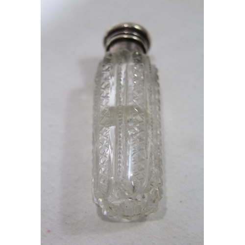 1076 - SILVER TOP PIN DISH AND SILVER TOP SCENT BOTTLE A/F - 10G SILVER ONLY - DISH IS BIRMINGHAM 1907 - CL... 