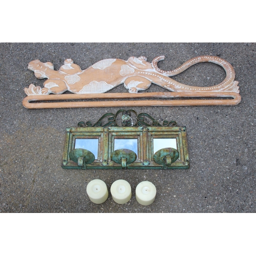 565 - WOODEN PROFILE OF A LIZARD AND WALL CANDLE MIRROR