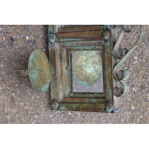 565 - WOODEN PROFILE OF A LIZARD AND WALL CANDLE MIRROR
