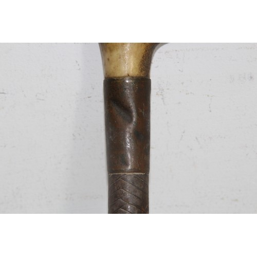 567 - QUANTITY OF VINTAGE RIDING CROPS ETC
