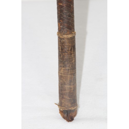 567 - QUANTITY OF VINTAGE RIDING CROPS ETC