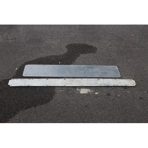 568 - 2 X VINTAGE ROAD NAME SIGNS