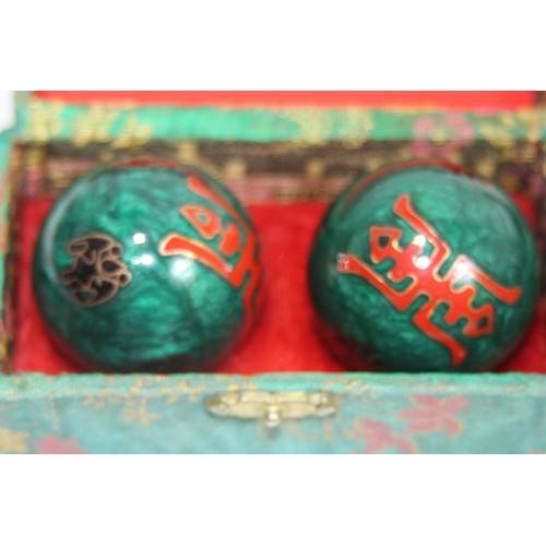 569 - QUANTITY OF METALWARE ETC