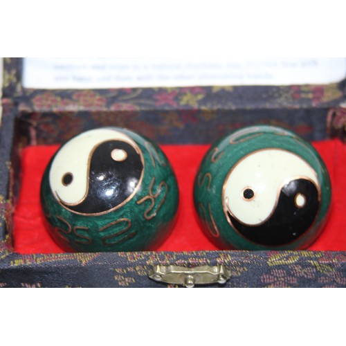 569 - QUANTITY OF METALWARE ETC