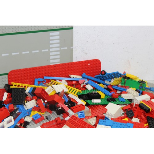 571 - QUANTITY OF LEGO