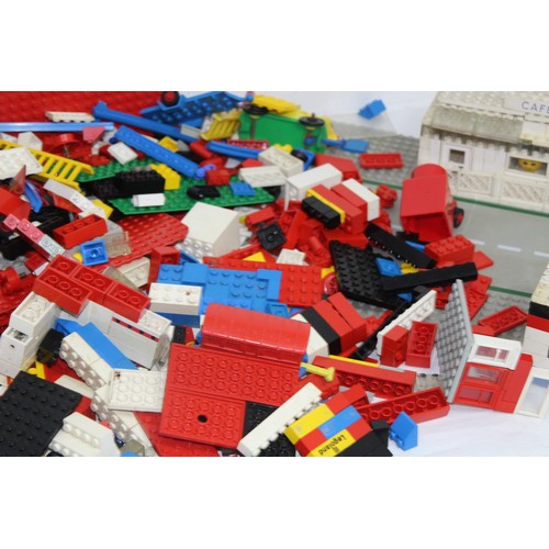 571 - QUANTITY OF LEGO