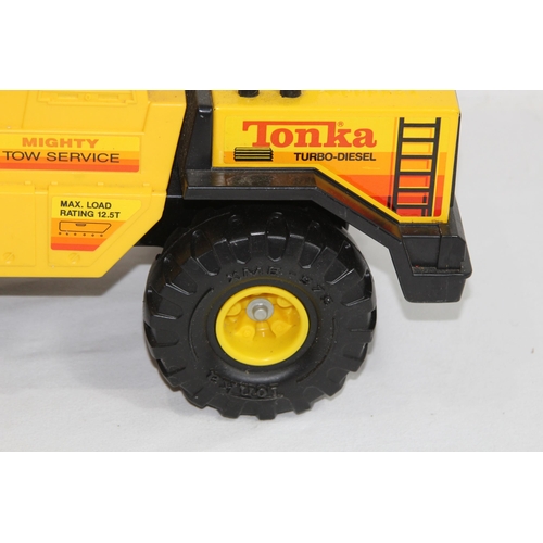 602 - TONKA TOW TRUCK
40 X 35CM