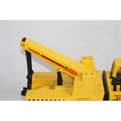 602 - TONKA TOW TRUCK
40 X 35CM